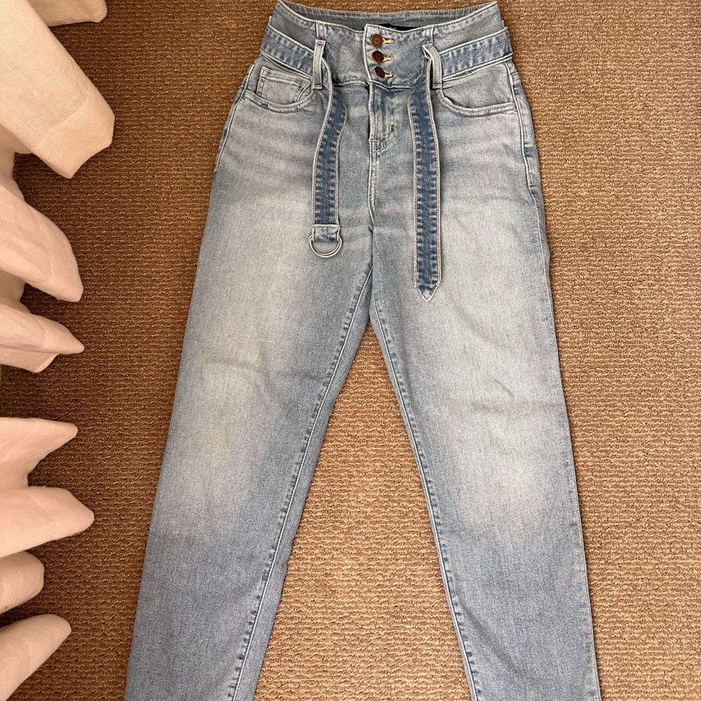 Hollister High Rise Mom Light Denim Jeans